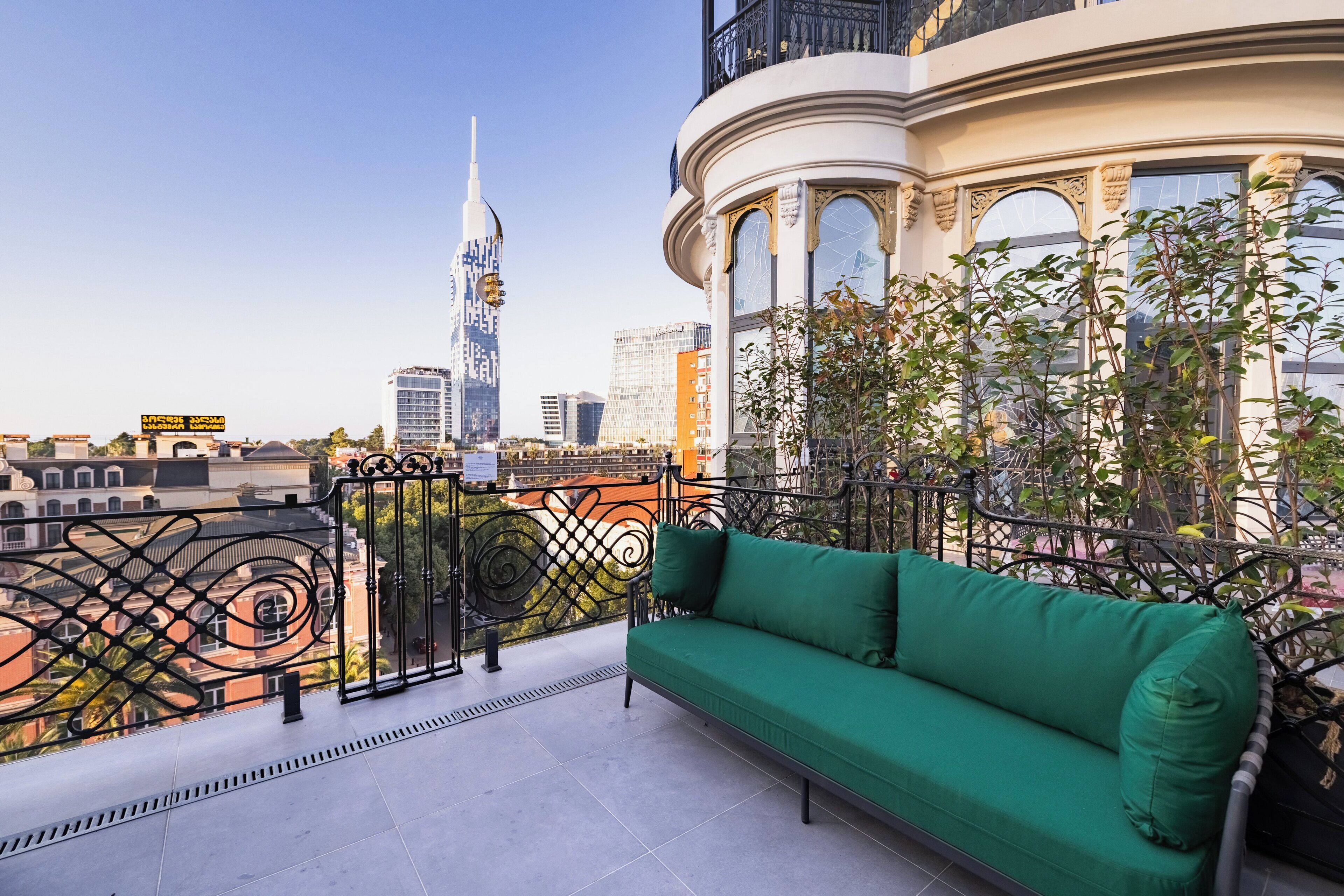 Standard Room, 1 King Bed (Old City View, Outdoor Terrace) | Hypo-allergenic bedding, minibar, in-room safe, desk