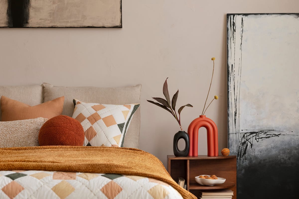 Roupas de cama antialérgicas, frigobar, cofres nos quartos, escrivaninha