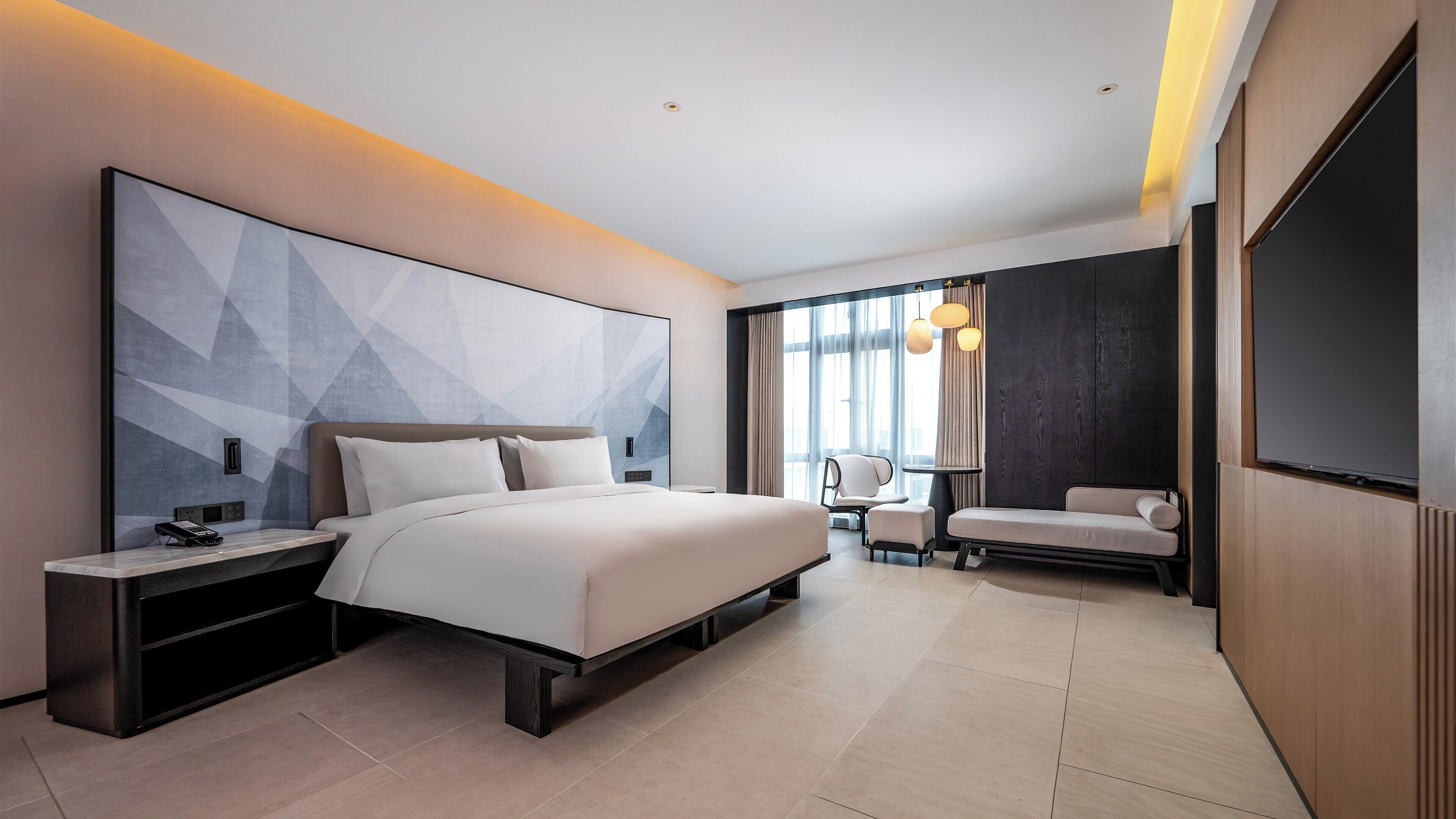 1 King Suite With Bath