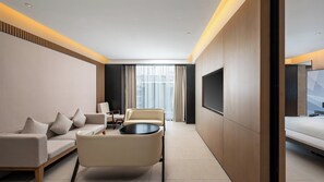 高档床上用品、羽绒被、遮光窗帘、免费 WiFi