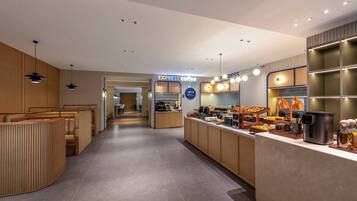 Free daily buffet breakfast