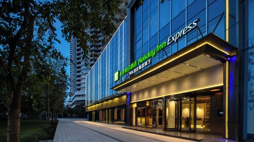 Holiday Inn Express Shenzhen Sports Center by IHG
