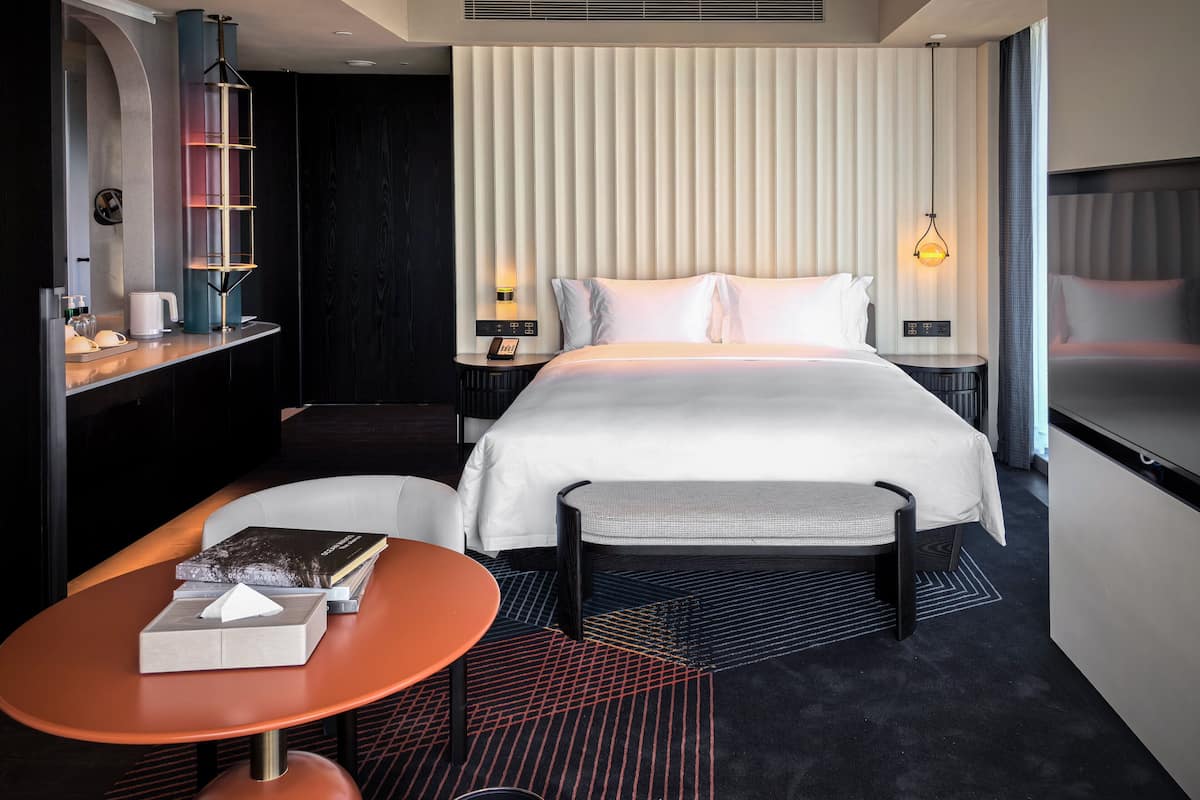 Phòng Suite Tiêu chuẩn, 1 giường cỡ king | Minibar, két bảo mật tại phòng, trang trí khác biệt