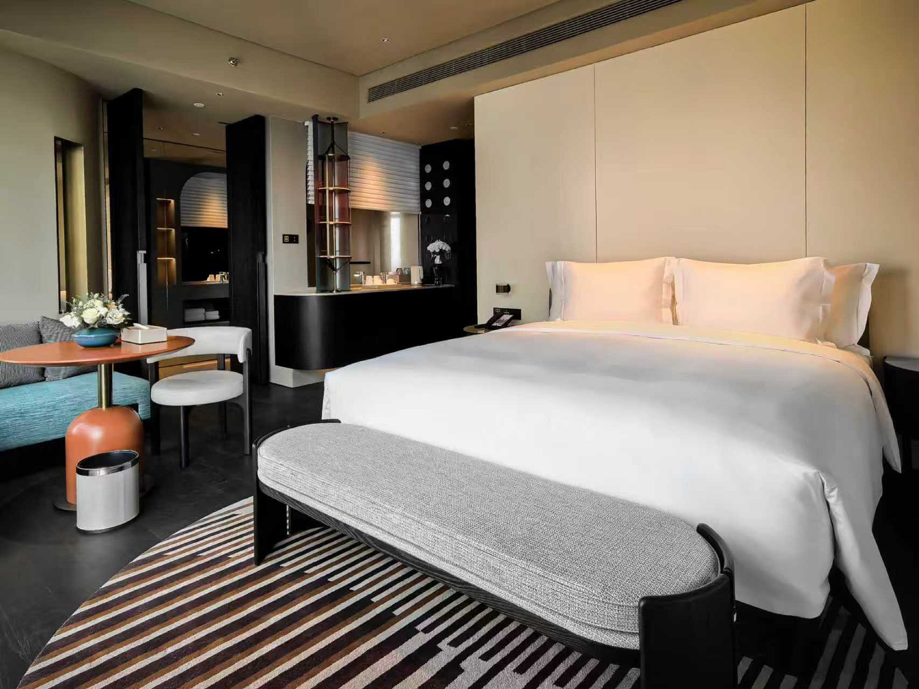 Chambre Premium, 1 très grand lit | Minibar, coffres-forts dans les chambres, décoration personnalisée