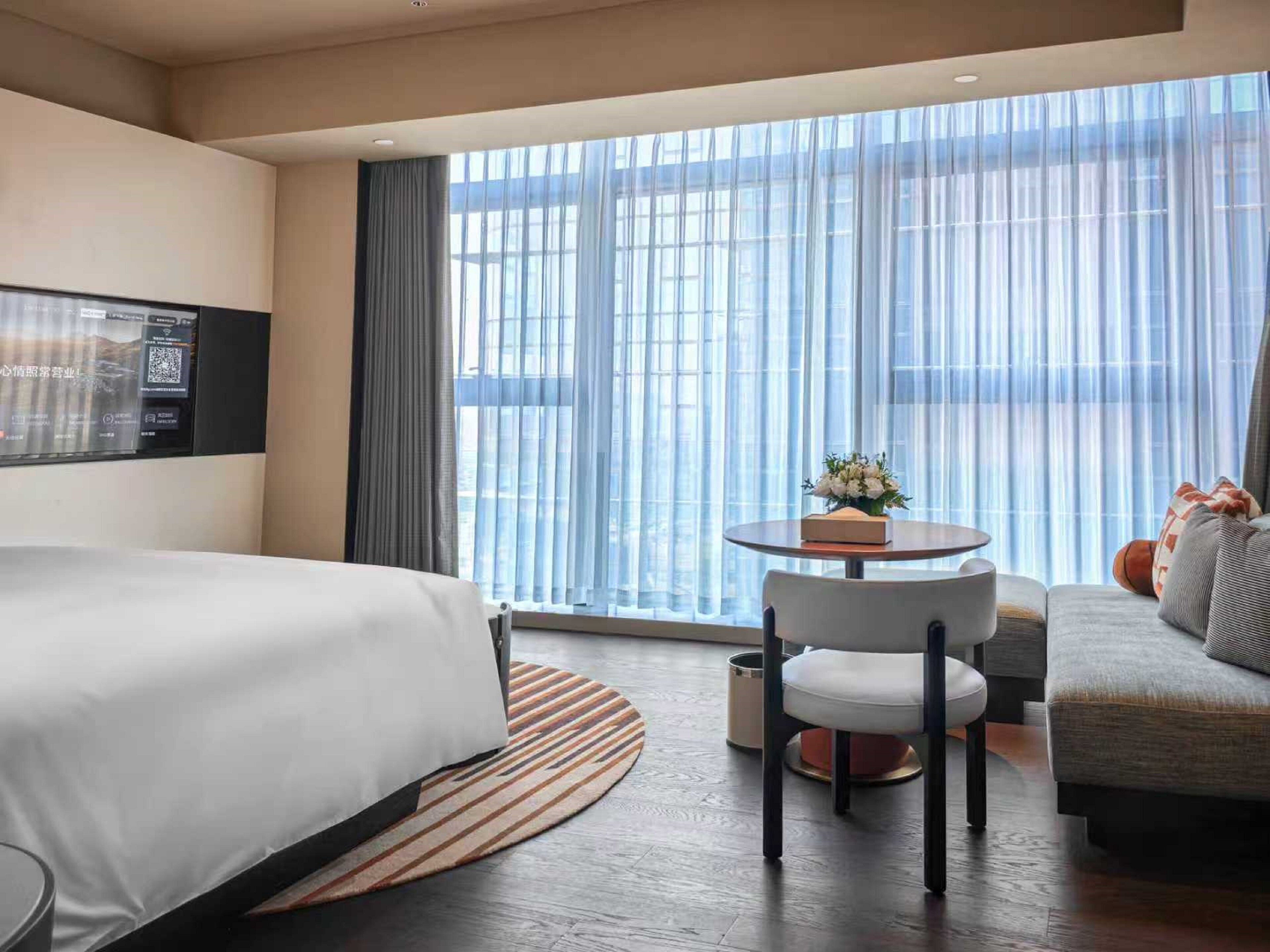 Premium Room, 1 King Bed