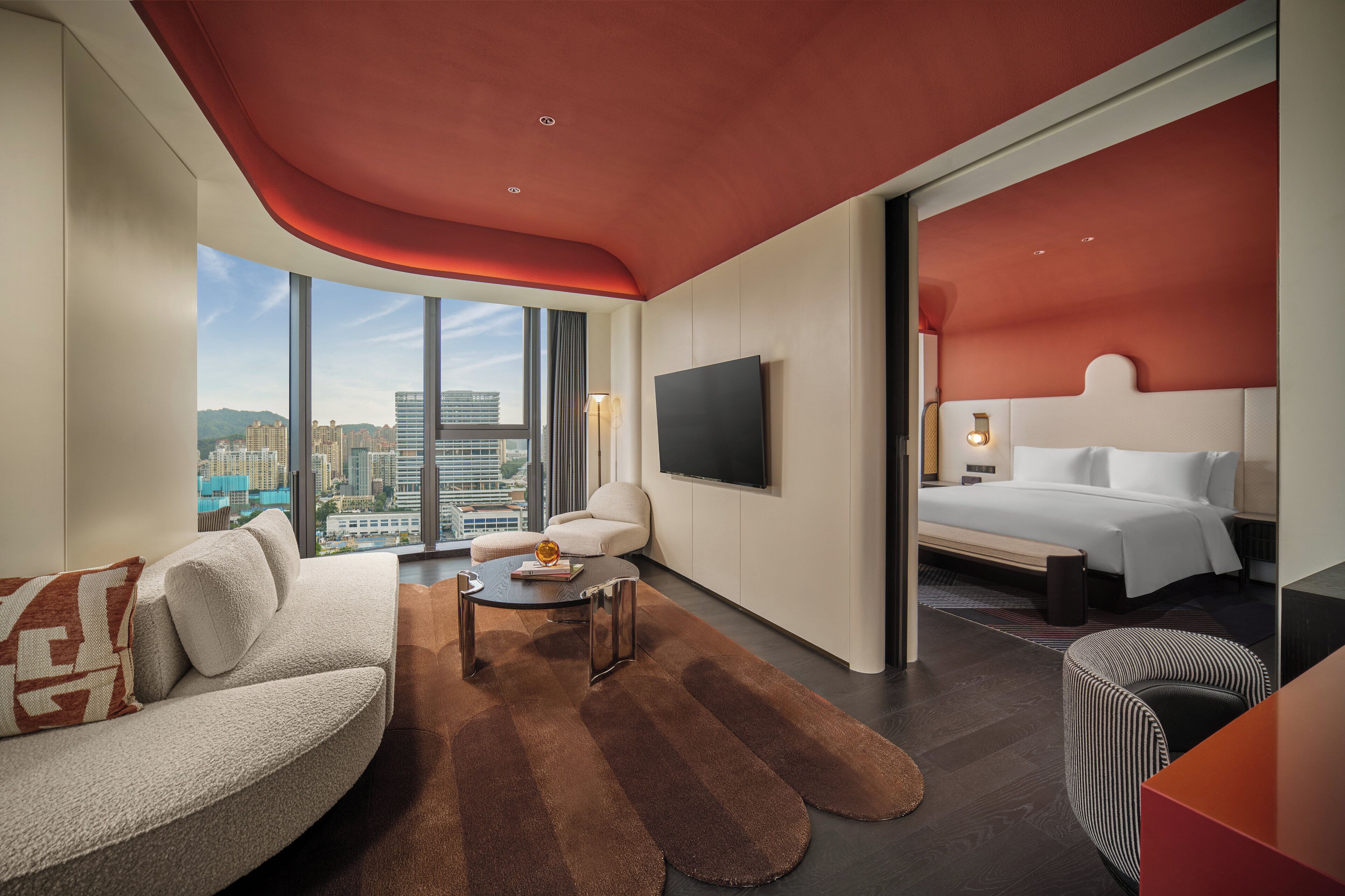 Suite, 1 soverom | Minibar, safe på rommet, individuelt dekorert og strykejern/-brett