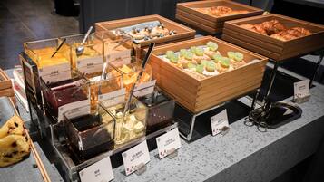 Daily buffet breakfast for a fee