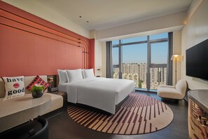Minibar, in-room safe, individually decorated, iron/ironing board - Hotel Indigo Zhuhai Xiangzhou by IHG (Zhuhai)
