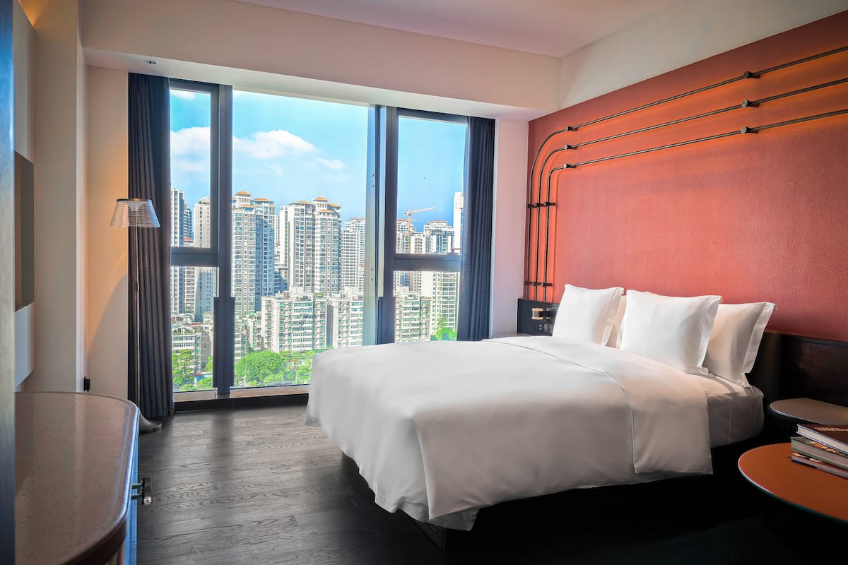 Rom – standard, 1 kingsize-seng | Minibar, safe på rommet, individuelt dekorert og strykejern/-brett