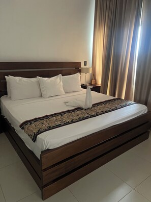 3 bedrooms, WiFi, bed sheets
