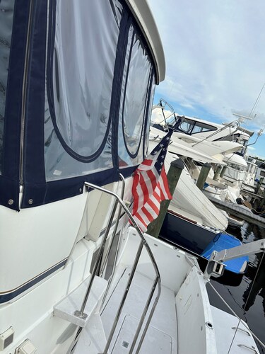 2-bedroom boat in Marina ,AC, use of pool, clubhouse with showers and laundry.