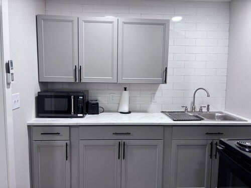 Private &amp; pet friendly 1-bedroom upstairs apartment in San Angelo