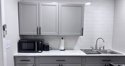 Private & pet friendly 1-bedroom upstairs apartment in San Angelo