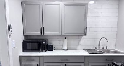 Private & pet friendly 1-bedroom upstairs apartment in San Angelo