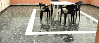 House with private security and breakfast included 20 min. from Int. Airport.