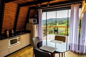 Comfort Chalet | Private kitchen - Refugio Soldados Sebold (Alfredo Wagner)