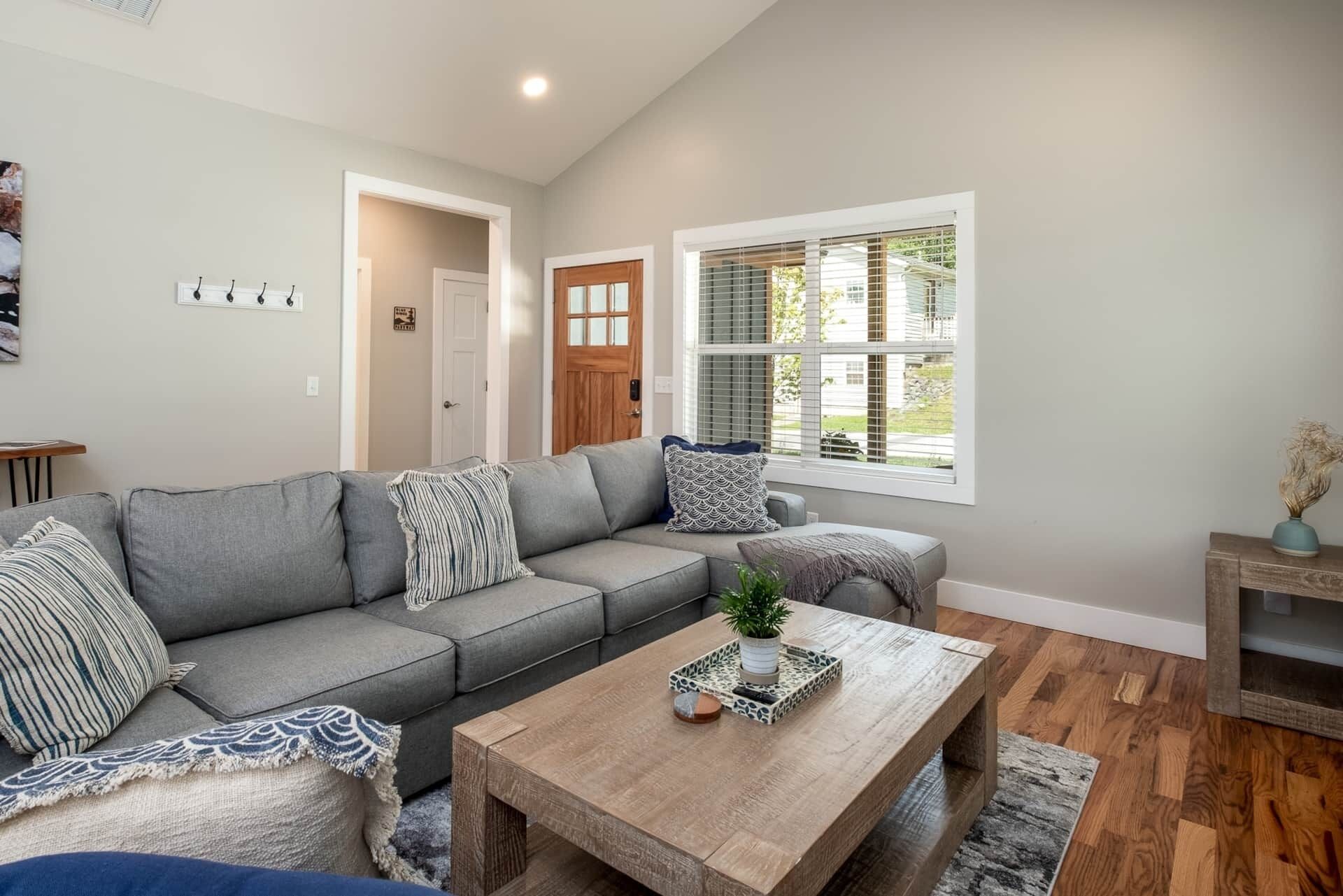 House, Non Smoking, Kitchen | Living area | 55-inch Smart TV with cable channels