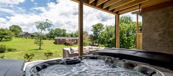 Downtown Brevard Retreat &Cyclists Dream