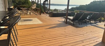 Lake Belton Getaway- Sleeps 12