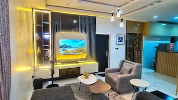 Apartment, Balkon, Stadtblick | Wohnbereich