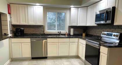 Convenient Cozy Casa