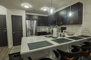 Apartment | 1 bedroom - The Luxe Retreat Highrise w Great Views (Atlanta)