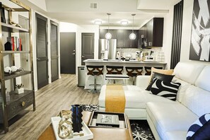 Apartment | 1 bedroom - The Luxe Retreat Highrise w Great Views (Atlanta)