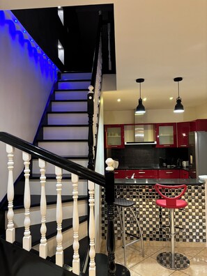 Interior - Modern house with garden telecommuting space (Bobigny)