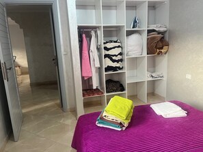 2 bedrooms, iron/ironing board, WiFi, bed sheets