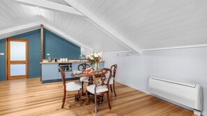 Dining - MAGPIE LOFT - THE VINTAGE HOLIDAY HOUSE (POKOLBIN)