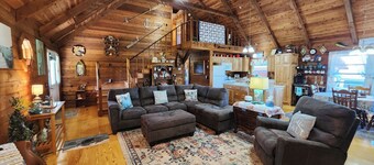 Welcoming Hooks Hideaway-The Cabin on the Albemarle Sound