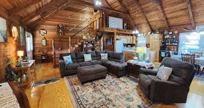 Welcoming Hooks Hideaway-The Cabin on the Albemarle Sound