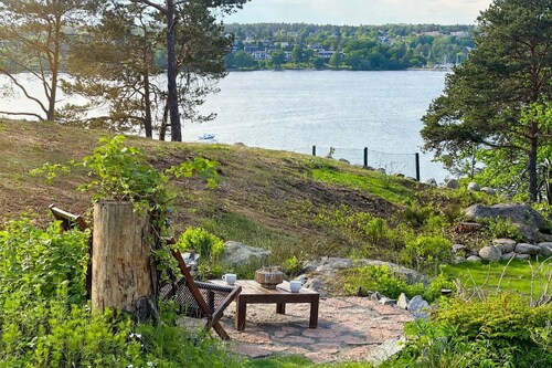 Modern Seaside Guesthouse with Stunning Archipelago Views