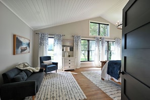 House, Multiple Beds, Hot Tub (The Namakagon Lakehouse)