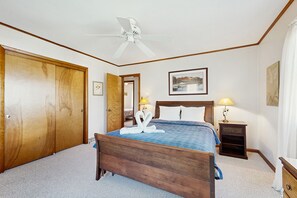 3 chambres, fer et planche à repasser, accès à Internet, literie fournie