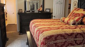 2 slaapkamers, een strijkplank/strijkijzer, gratis wifi, beddengoed