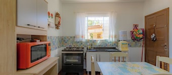 Casa 3 Quartos com Wi-fi Ar e Churrasqueira