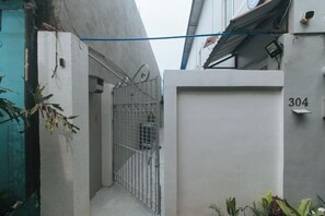 View from property - RedDoorz @ Qhouzz near PUP (Manila)