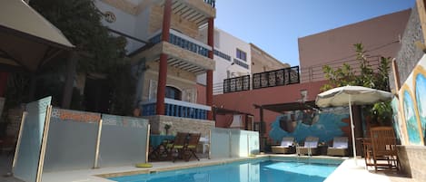 Piscine extérieure (ouverte en saison)