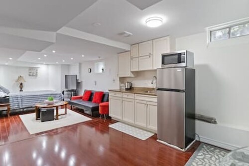 Cozy Corner Basement Suite in Mississauga