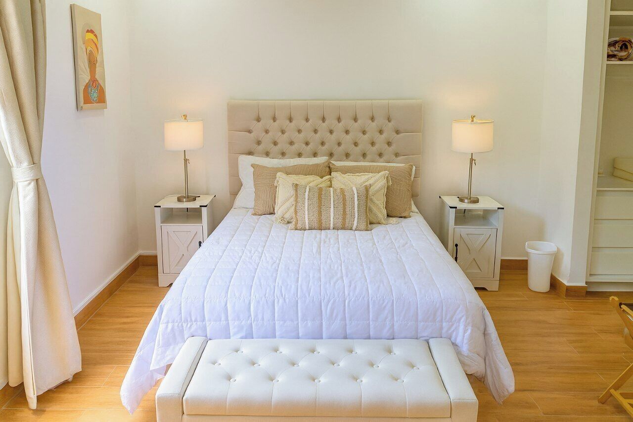 2 Schlafzimmer, Zimmersafe, Schreibtisch, Bügeleisen/Bügelbrett