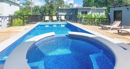 Comfy Island Escape: Close to Beach - Pool!