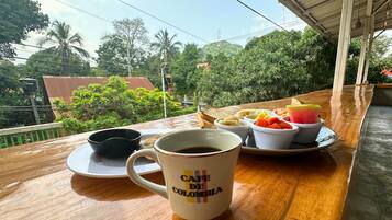Free daily continental breakfast