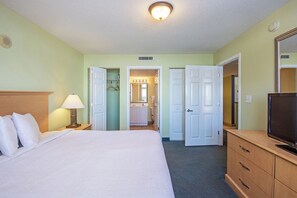 8 bedrooms, iron/ironing board, free WiFi, bed sheets - 4 Elegant 2 Bedroom Units with Stunning Views & Balcony – Great for Families (Myrtle Beach)