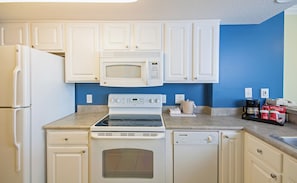 Fridge, microwave, stovetop, dishwasher