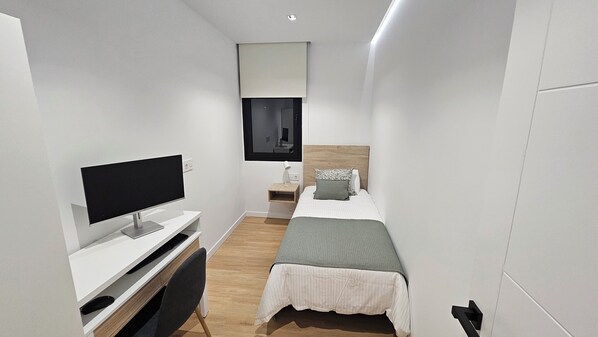 3 dormitorios, tabla de planchar con plancha, Internet y ropa de cama
