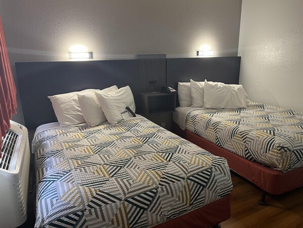 Standard Room, 2 Double Beds, Non Smoking, Kitchen