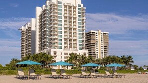 Exterior - Ocean View Escape: 2BR Villa at Marriott’s Oceana Palms (Riviera Beach)