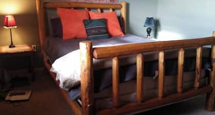 Phenomenal 3-bedroom cabin at Base of Big Horns
