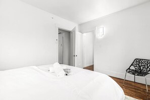 1 bedroom, desk, iron/ironing board, WiFi